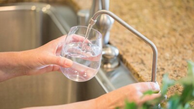 Жителям Акмолинской области навязывали покупку в кредит неработающих фильтров для воды за 370 тысяч тенге