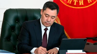 Перечень лиц, которые обязаны владеть госязыком, определяет новый закон в Кыргызстане