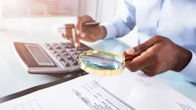 На подведомственном комитету промышленности предприятии выявили махинации с зарплатами