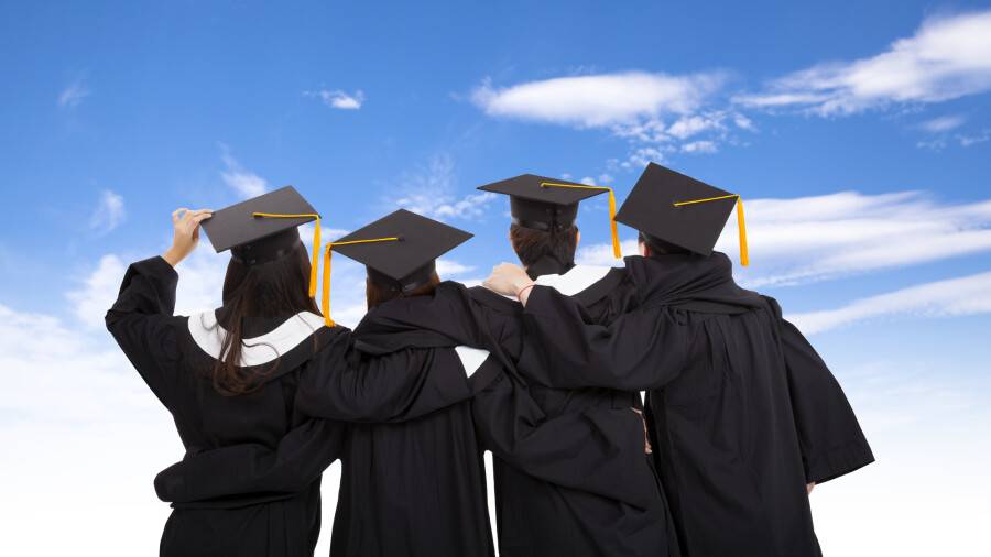 Казахстанские студенты смогут получить дипломы без защиты научных работ