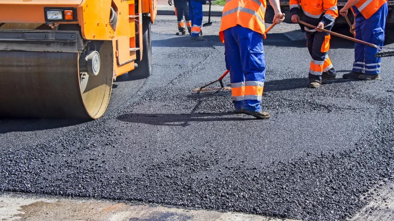Почему участок дороги на Саина –  Рыскулова в Алматы не успеют открыть до конца года