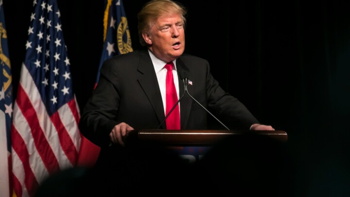 "Неужели хотят покупать у Китая?" Трамп анонсировал 25% пошлины на импорт стали и алюминия