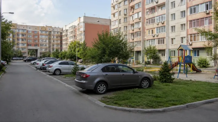 Где нельзя парковаться во дворах, напомнили в МВД Казахстана