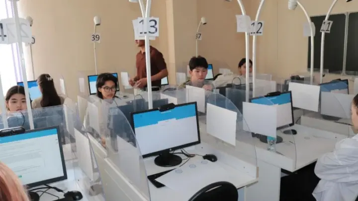По каким специальностям выиграли гранты обладатели 140 баллов на ЕНТ