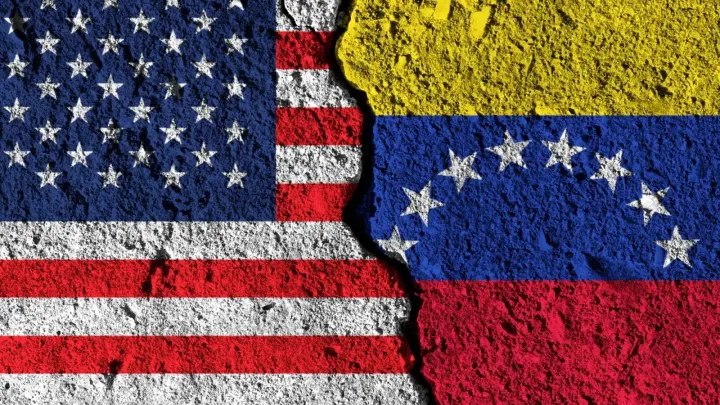 100 человек погибли в Венесуэле при операции США. Мадуро и его жена получили травмы