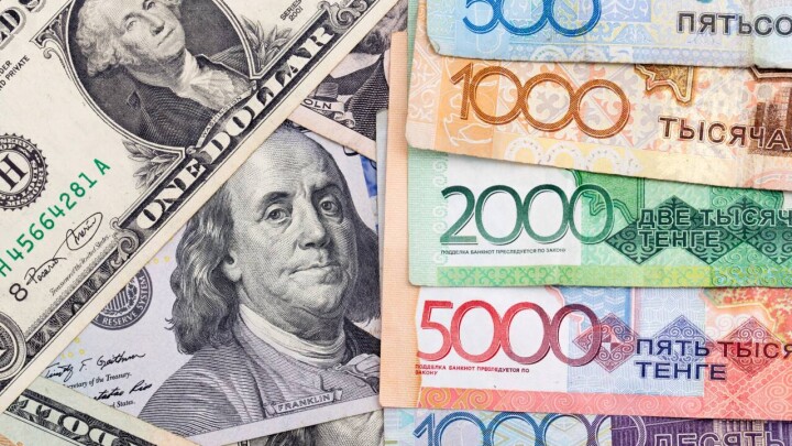 Казахстанцы больше доверяют депозитам в тенге даже при росте курса доллара