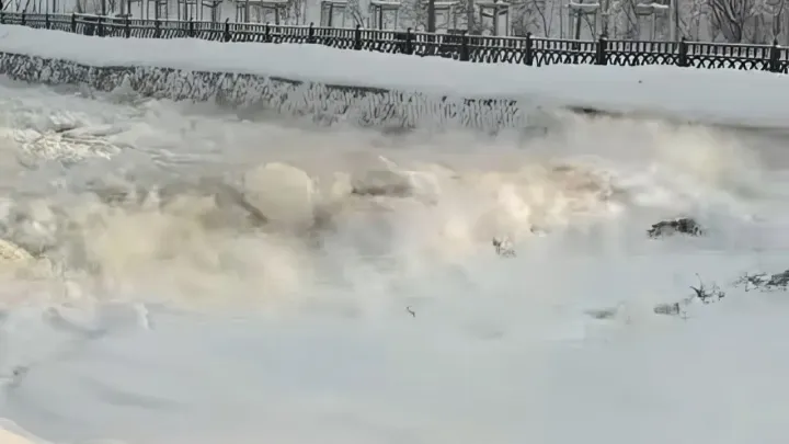 Водоледяной сель может снова сойти на реке Есентай в Алматы