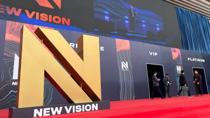 От автора "Подсознание может всё!" Джона Кехо до ИИ: в Алматы открылся форум New Vision 2026