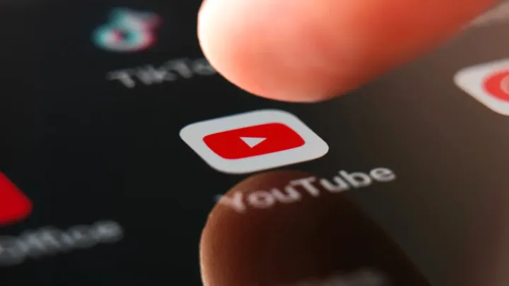 "Вопиющая тишина". МИД Беларуси отреагировал на удаление YouTube-каналов крупнейших госСМИ
