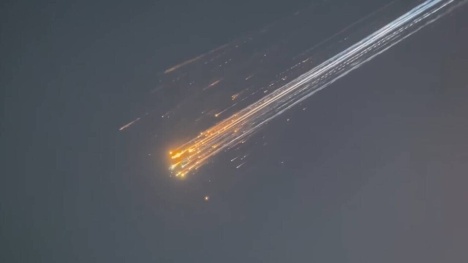 Следы от взрыва ракеты / Кадр с видео SpaceX