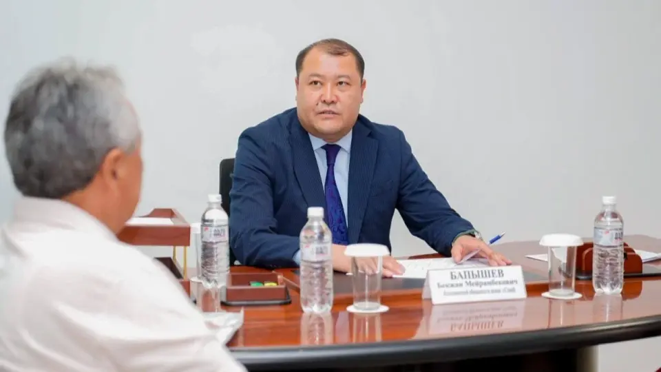 Заместитель акима Абайской области Бекжан Бапышев  / Фото gov.kz
