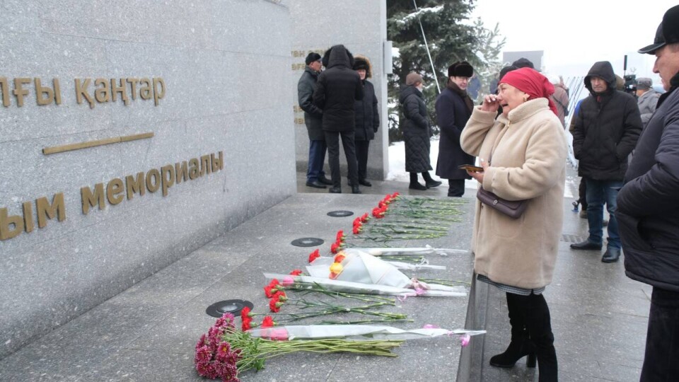 Алматинцы почтили память погибших во время январских событий