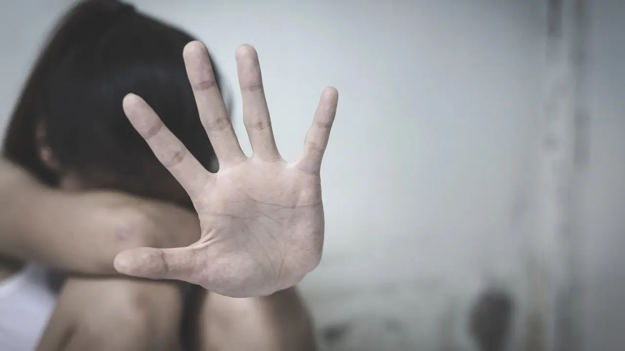 Школьница родила от 70-летнего родственника: суд вынес приговор в Туркестанской области