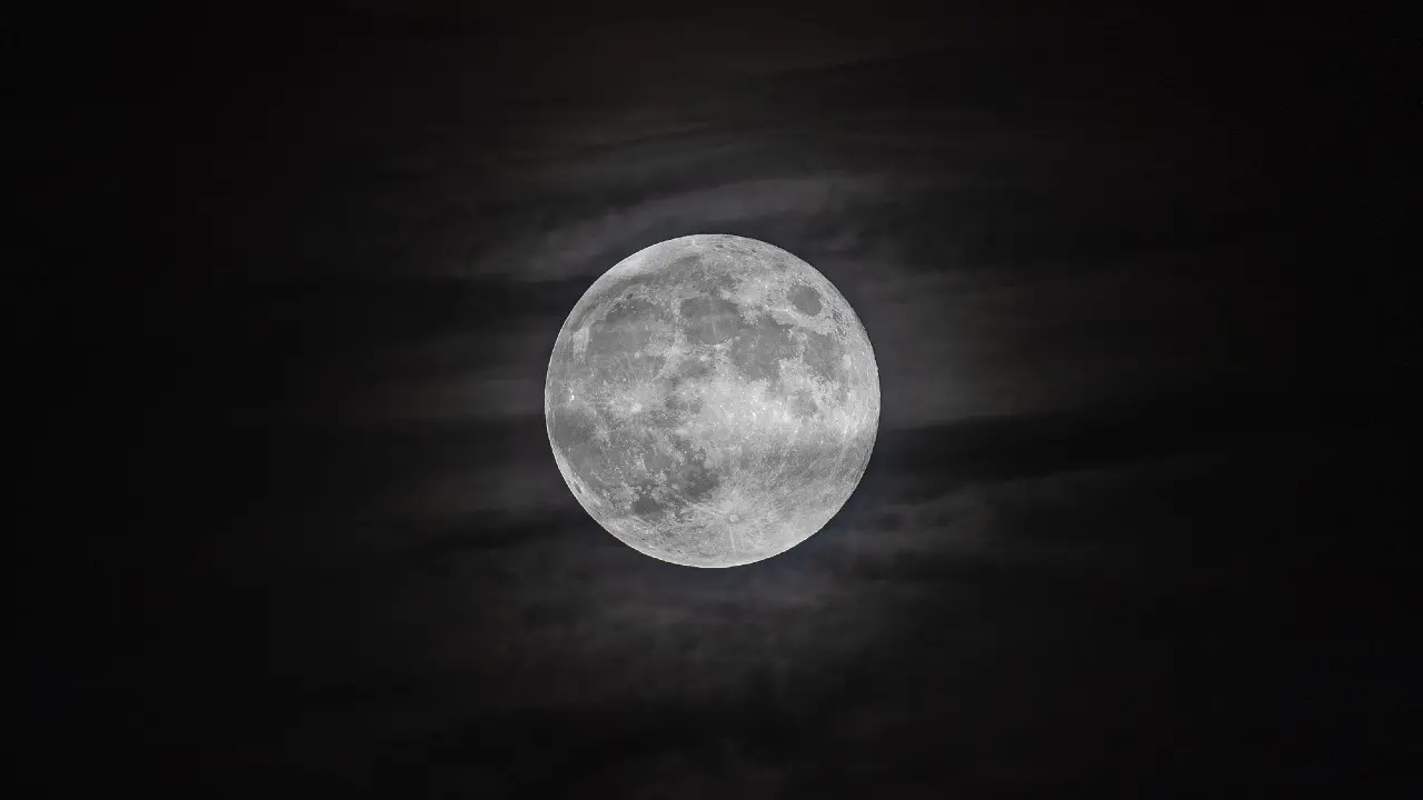 Будет ли видно в Казахстане самую яркую и большую Луну года