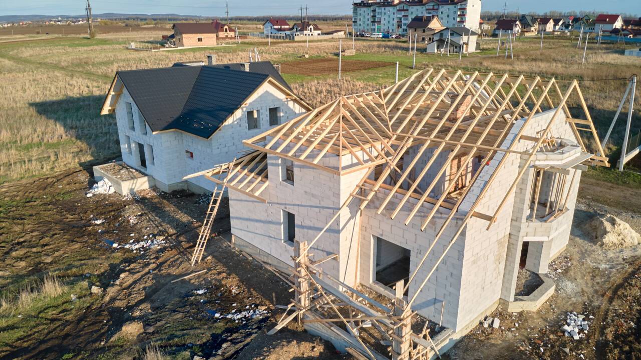 Жители Жамбылской области, которые хотели купить жильё, заплатив половину от стоимости, не могут его получить