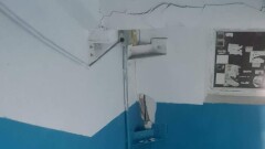 Пятиэтажка в Шымкенте вот-вот развалится надвое. Чиновники требуют доказать, что дому нужен ремонт