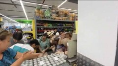 Давка из-за сахара в супермаркете Актау попала на видео