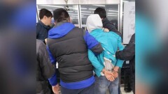 Двое казахстанцев сбежали из аэропорта в Южной Корее при депортации из страны. Один из них задержан