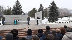 Подрядчик за свой счёт устраняет дефекты на мемориале памяти жертв январских событий