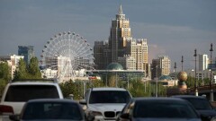 Переименование столицы: вдоль дорог уже сменили около 100 указателей