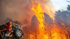 В Словении из-за крупного пожара взрываются боеприпасы