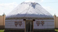 Около 100 юрт доставили из Казахстана в Турцию для пострадавших от землетрясения