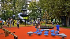 Жительница Алматы незаконно снесла детскую площадку, мешавшую ей спать