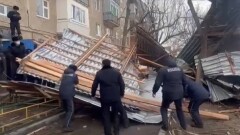 Сорванные крыши, пробитые насквозь авто: в полиции показали последствия урагана в Жамбылской области