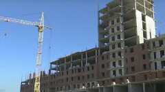"Даже 2 тысячи не получили". Почти 400 дольщиков остались без жилья и денег в Караганде