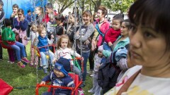 Продлить выплату пособия по уходу за ребёнком до 1,5 лет предлагают в Казахстане