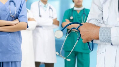 Почему врачам приходится платить, чтобы подтвердить или повысить квалификацию, объяснила глава Минздрава