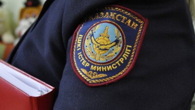 Бывшего участкового осудили в Астане. Он брызгал в лицо задержанным слезоточивым газом