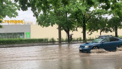 Штормовое предупреждение объявили в Алматы