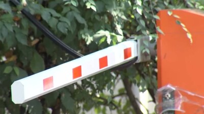 Нарушающие новые правила благоустройства Алматы шлагбаумы можно убрать только после жалоб жителей