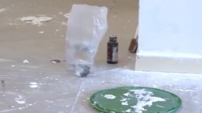 В Талгаре студенты белили стены и красили батареи колледжа