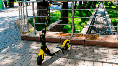 Досаев рассказал, как его чуть не сбил самокат