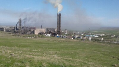 Два человека пострадали от фосфорных выбросов на заводе в Таразе