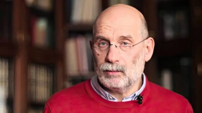 Суд Москвы заочно арестовал писателя Бориса Акунина