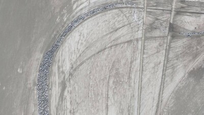 10 очередей по 8 км: участники Burning Man не могут покинуть фестиваль из-за небывалой пробки