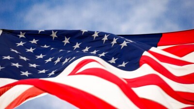Власти США с 12 мая отменят обязательную вакцинацию от Covid-19 для въезда в страну