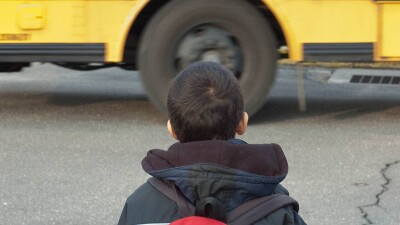 Пьяный водитель вёл автобус с детьми и врезался в столб в Алматинской области