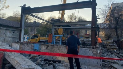 В Алматы снесли незаконное СТО