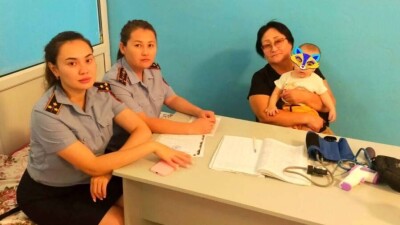 Жительница Актобе забыла пятимесячного ребёнка на скамейке