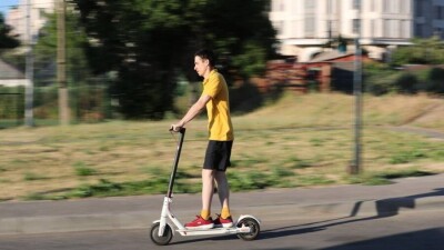 В Нур-Султане начал работать сервис проката самокатов Whoosh