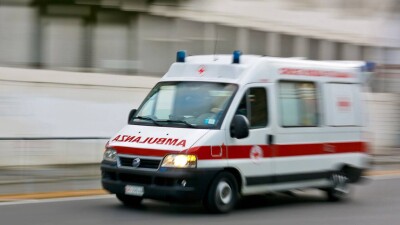 Скорая сбила двух девушек на пешеходном переходе в Есике