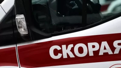 Водитель сбил ребёнка и протаранил детскую площадку в Алматы