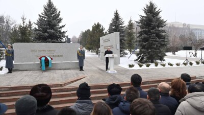 Подрядчик за свой счёт устраняет дефекты на мемориале памяти жертв январских событий
