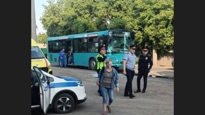 Два автобуса столкнулись в Караганде. Есть пострадавшие