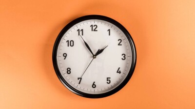 Единый часовой пояс в Казахстане: депутаты требуют вернуть прежнее время