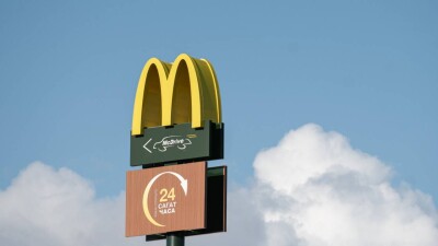 Казахстанский McDonald's договаривается о поставках с местными компаниями и готовится снова открыть рестораны